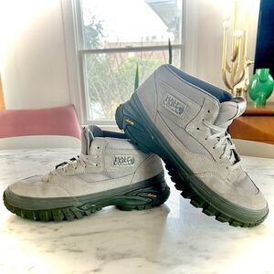 Vans Men’s half Cab premium black Vibram boots 12